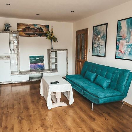 3 Bedroom Apartment In The Part Of The City 班斯卡-比斯特里察 外观 照片